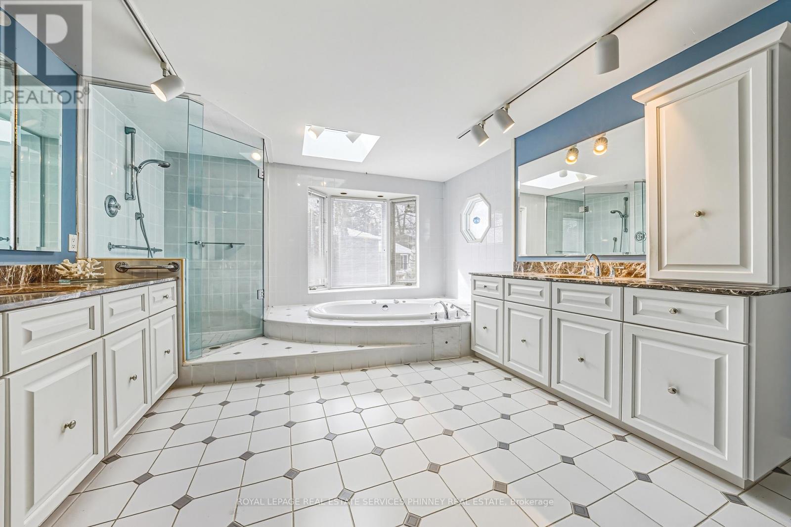 176 Charnwood Drive, Oakville, Ontario  L6J 5H1 - Photo 21 - W12793464