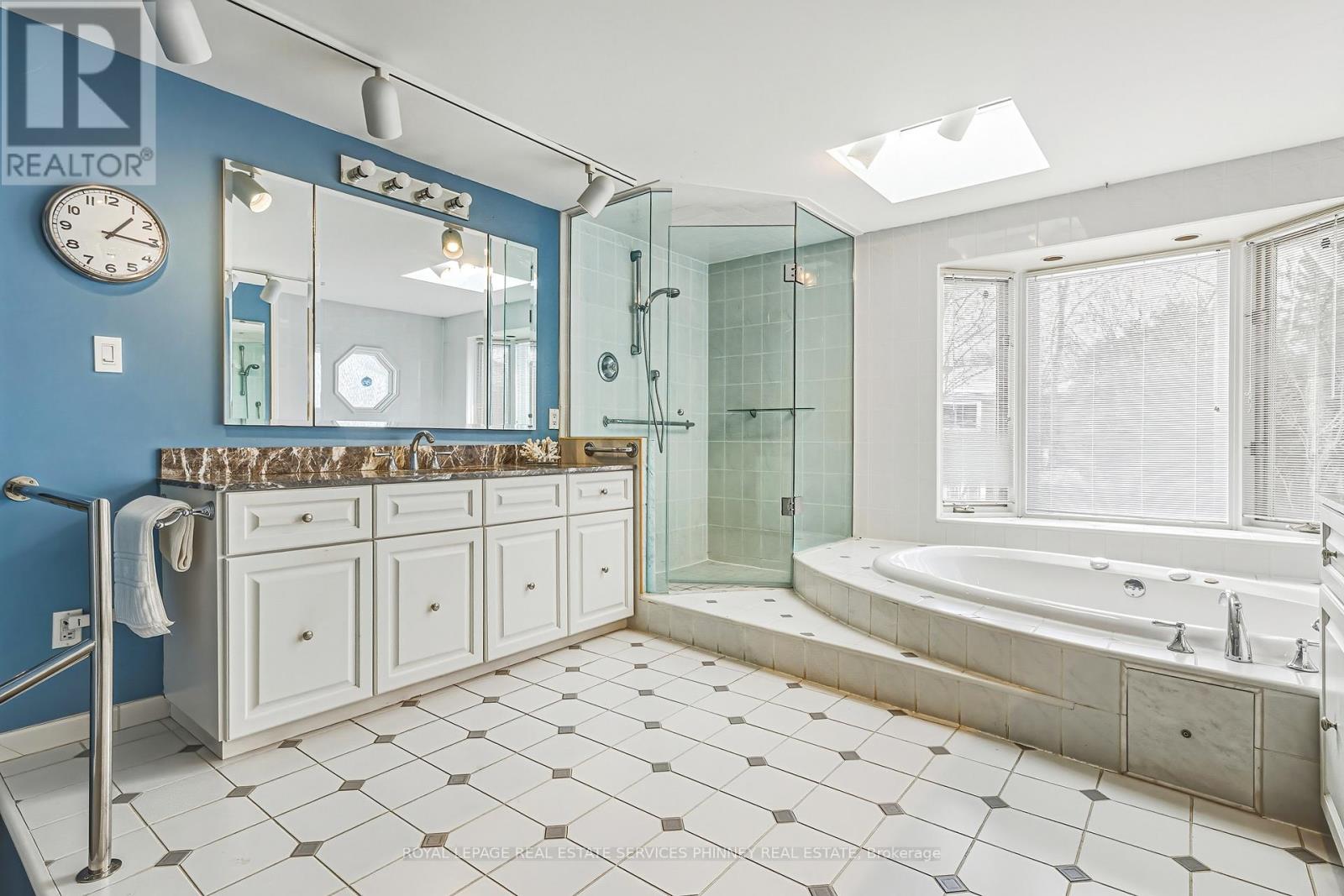 176 Charnwood Drive, Oakville, Ontario  L6J 5H1 - Photo 22 - W12793464