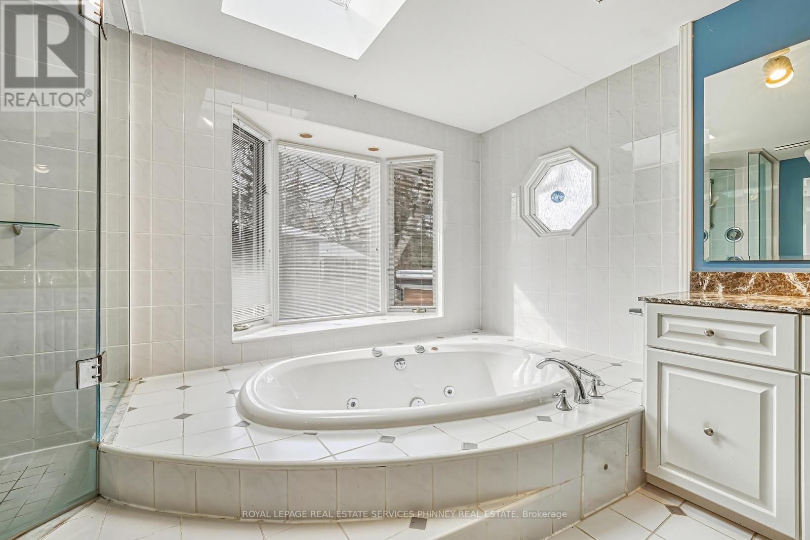 176 Charnwood Drive, Oakville, Ontario  L6J 5H1 - Photo 23 - W12793464