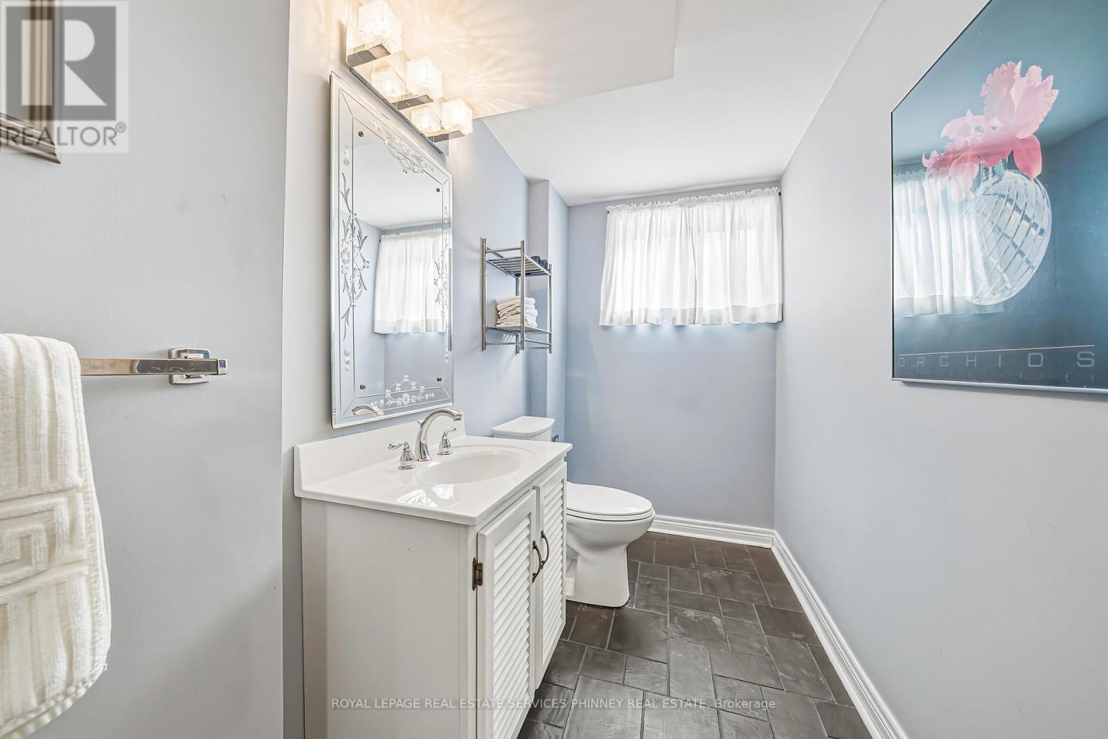 176 Charnwood Drive, Oakville, Ontario  L6J 5H1 - Photo 35 - W12793464