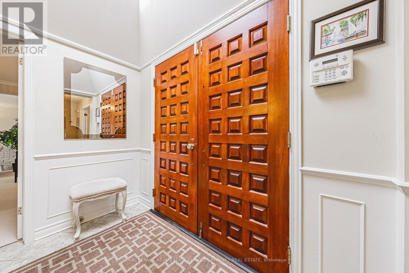 176 Charnwood Drive, Oakville, Ontario  L6J 5H1 - Photo 4 - W12793464