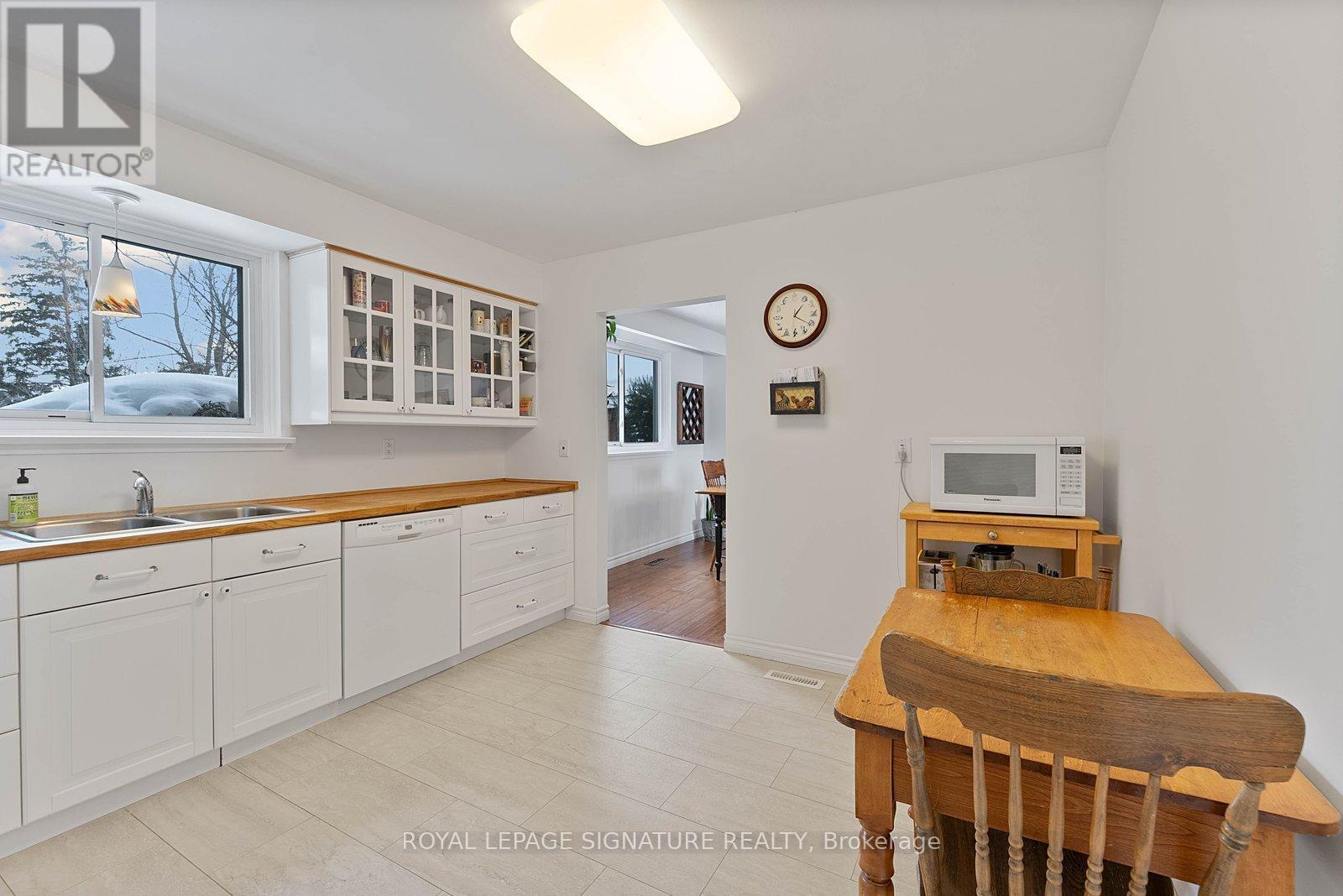 11 Golf View Drive, Brampton, Ontario  L6W 1A4 - Photo 15 - W12793494