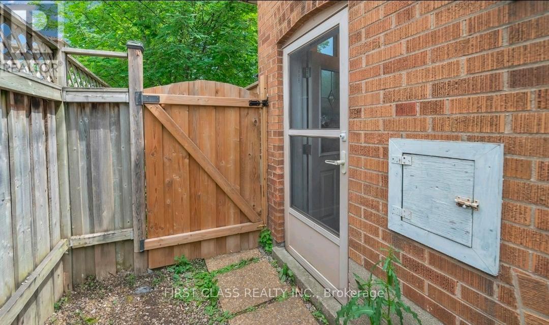 378 Martin Street, Milton, Ontario  L9T 2R6 - Photo 7 - W12793518