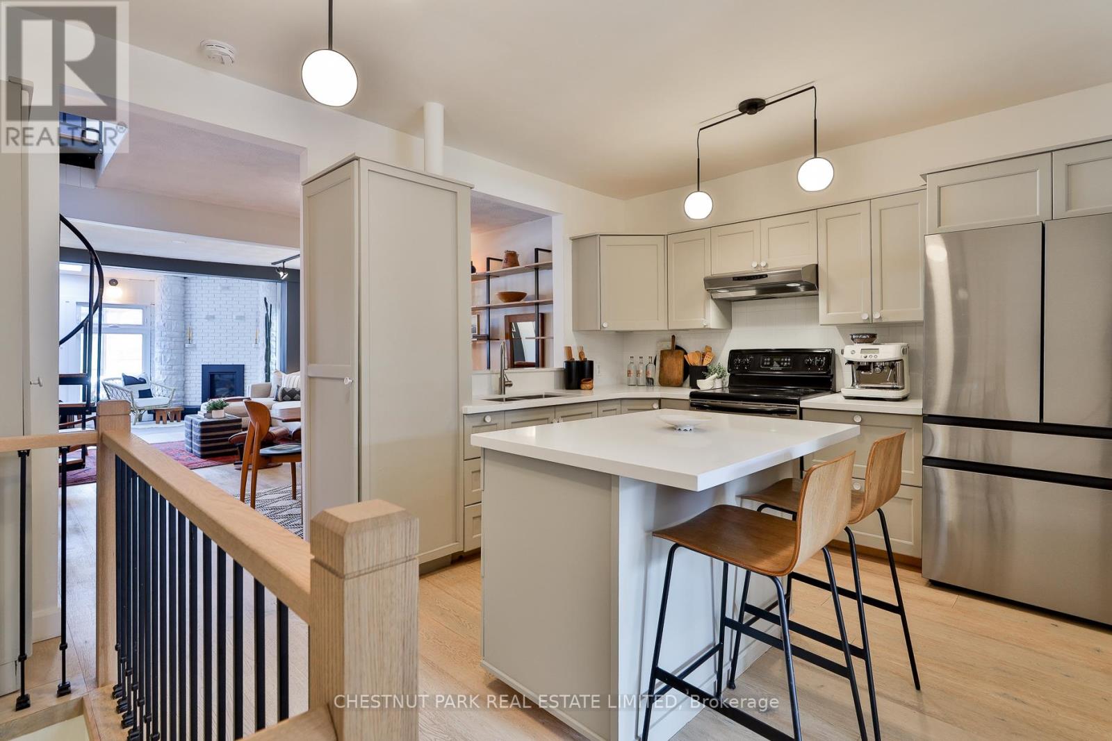 72 Watson Avenue, Toronto, Ontario  M6S 4E1 - Photo 19 - W12793580