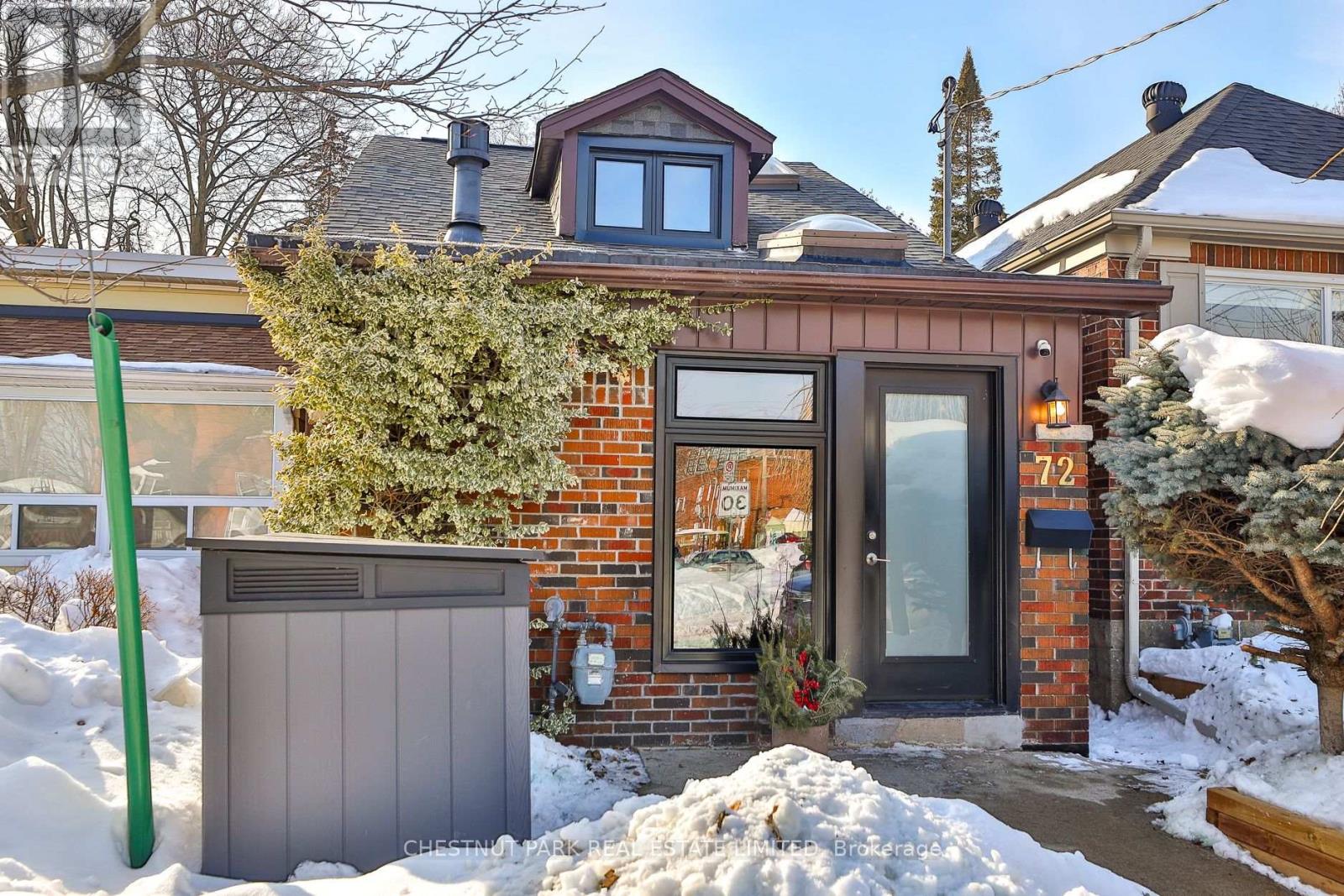 72 Watson Avenue, Toronto, Ontario  M6S 4E1 - Photo 39 - W12793580