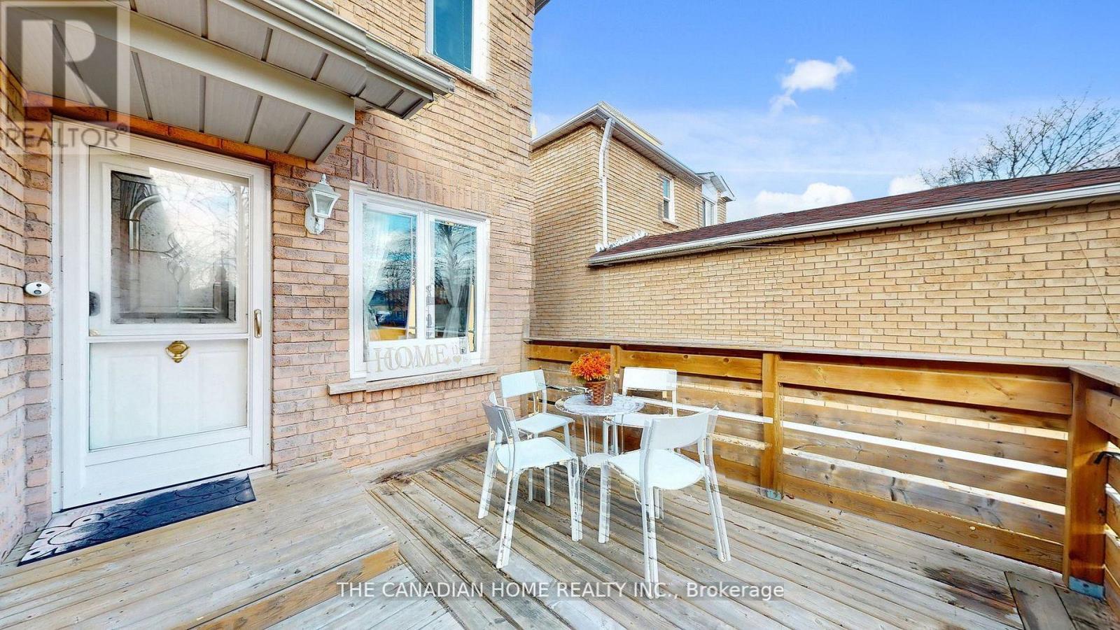 226 Ecclestone Drive, Brampton, Ontario  L6X 3P9 - Photo 3 - W12793586