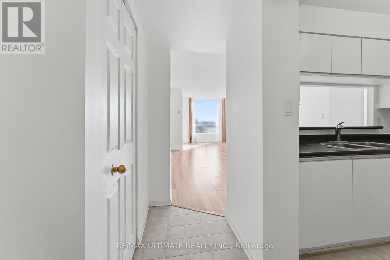 1502 - 3 Hickory Tree Road, Toronto, Ontario  M9N 3W5 - Photo 6 - W12793620