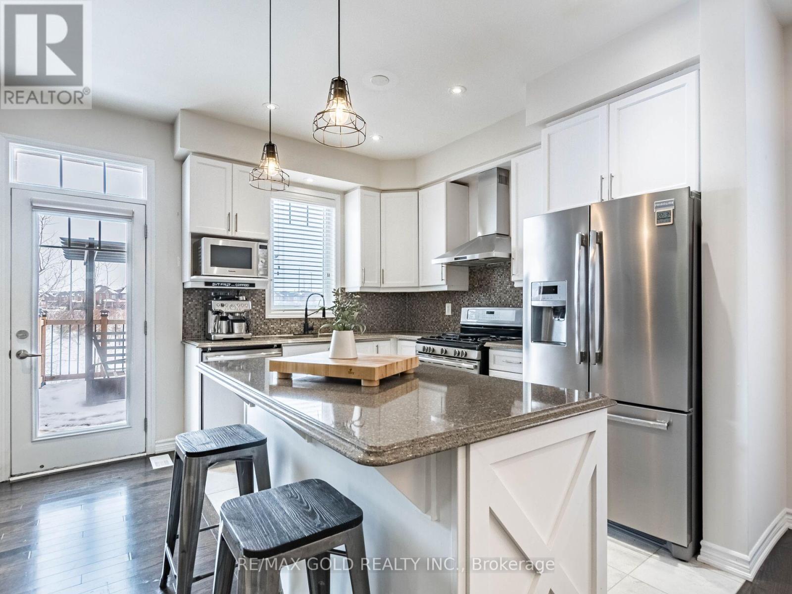 9 Polstar Road, Brampton, Ontario  L7A 4H1 - Photo 13 - W12793678