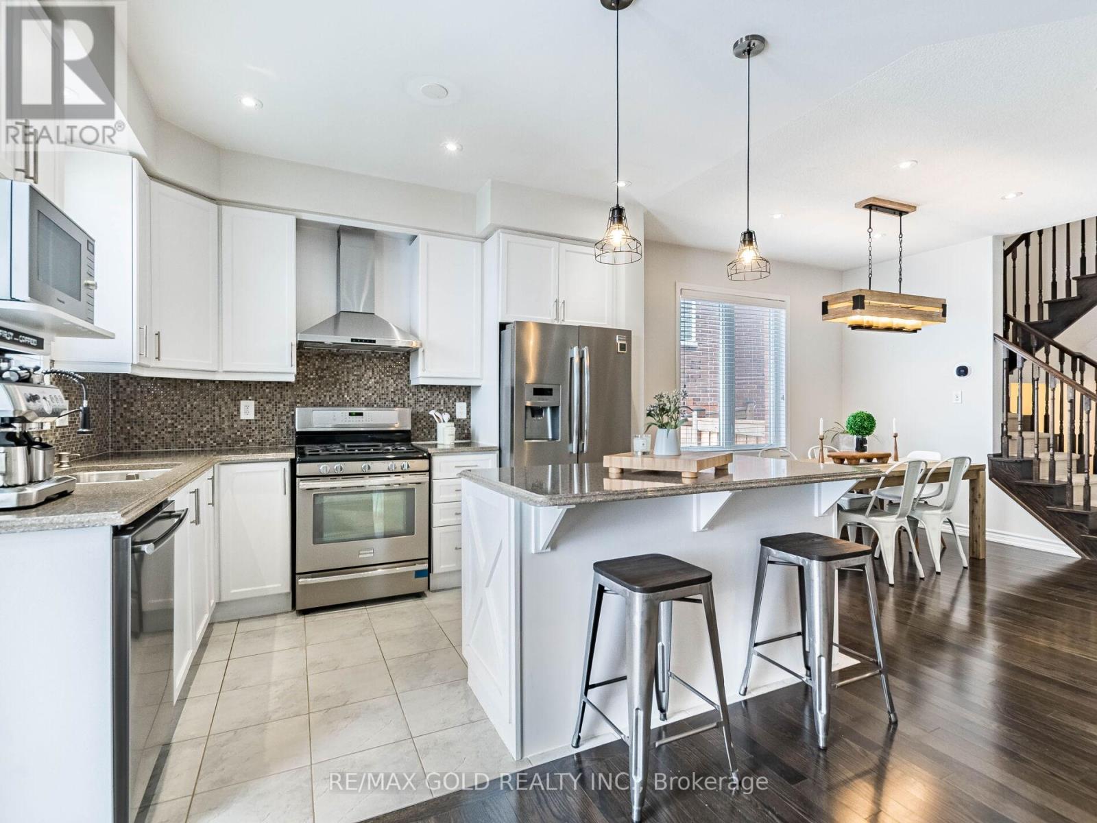 9 Polstar Road, Brampton, Ontario  L7A 4H1 - Photo 14 - W12793678