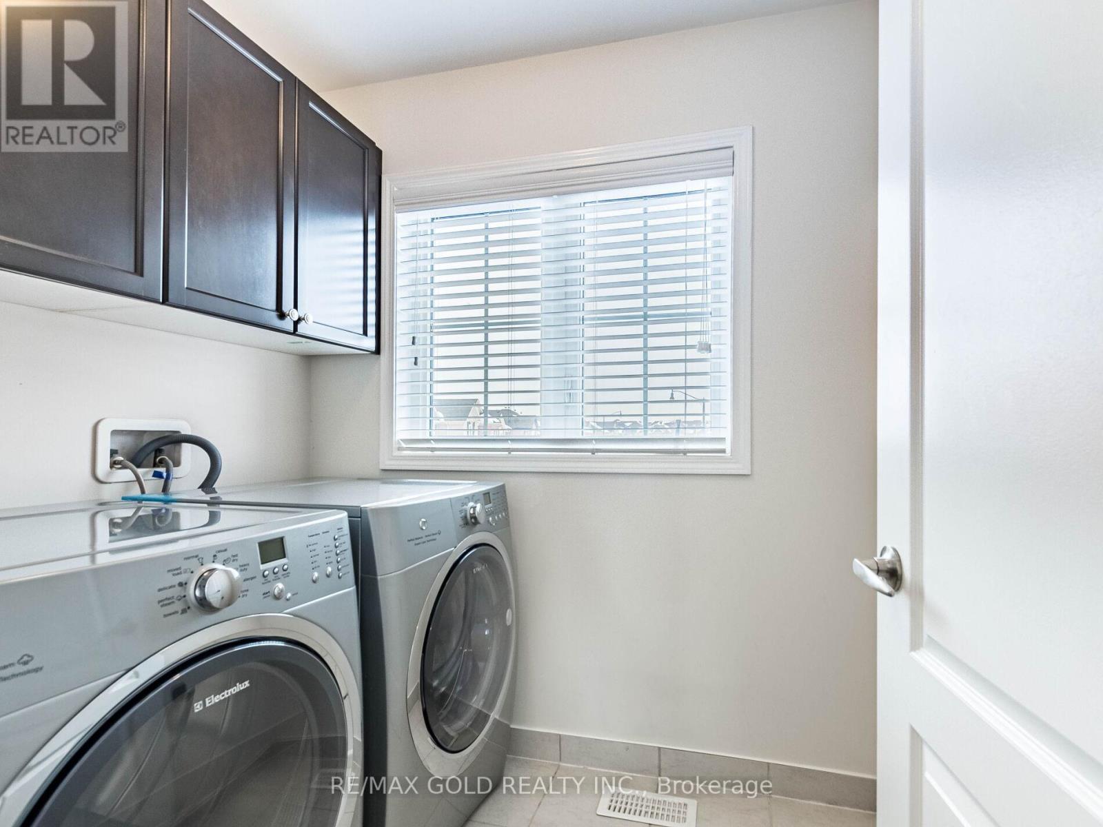 9 Polstar Road, Brampton, Ontario  L7A 4H1 - Photo 27 - W12793678