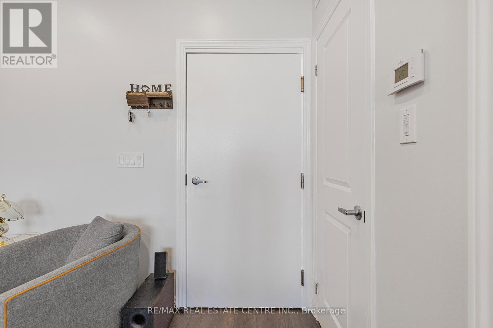 27 - 100 Long Branch Avenue, Toronto, Ontario  M8W 1N6 - Photo 5 - W12793684