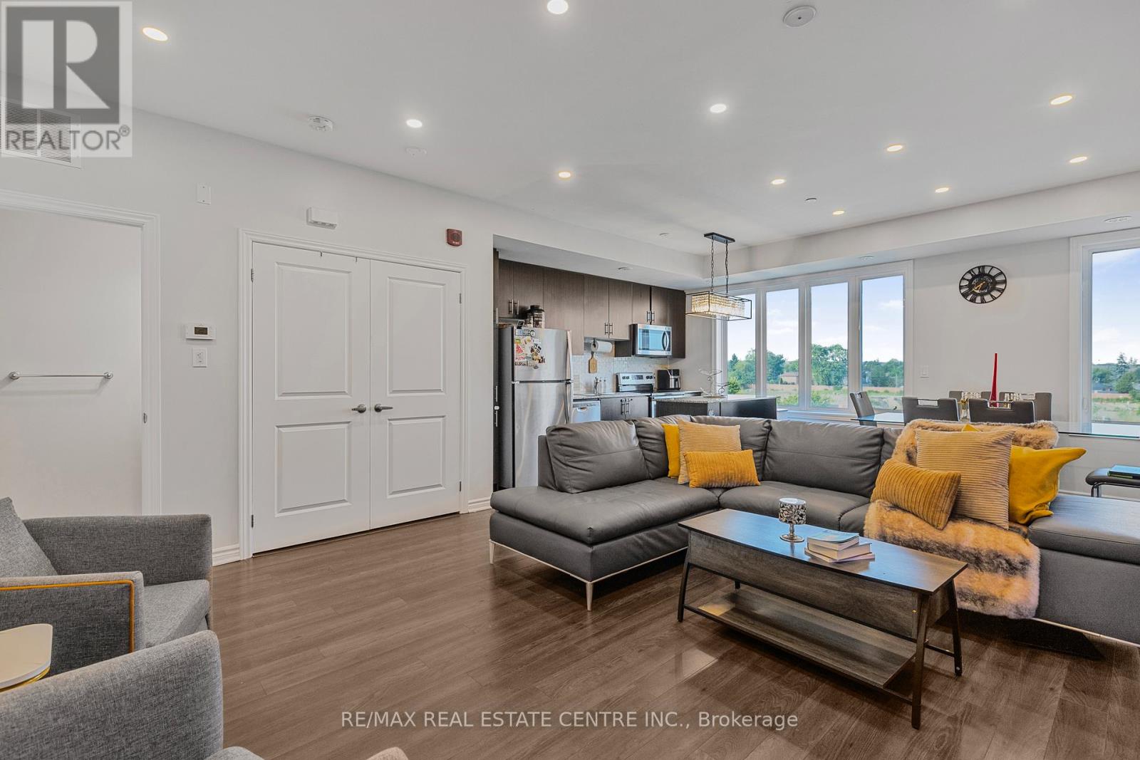 27 - 100 Long Branch Avenue, Toronto, Ontario  M8W 1N6 - Photo 8 - W12793684