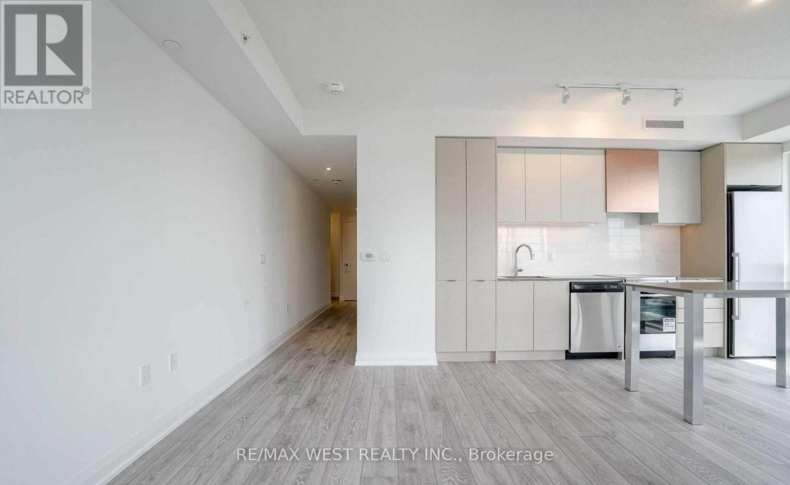 648 - 26 Gibbs Road, Toronto (Islington-City Centre West), Ontario  M9B 6L6 - Photo 11 - W12793698