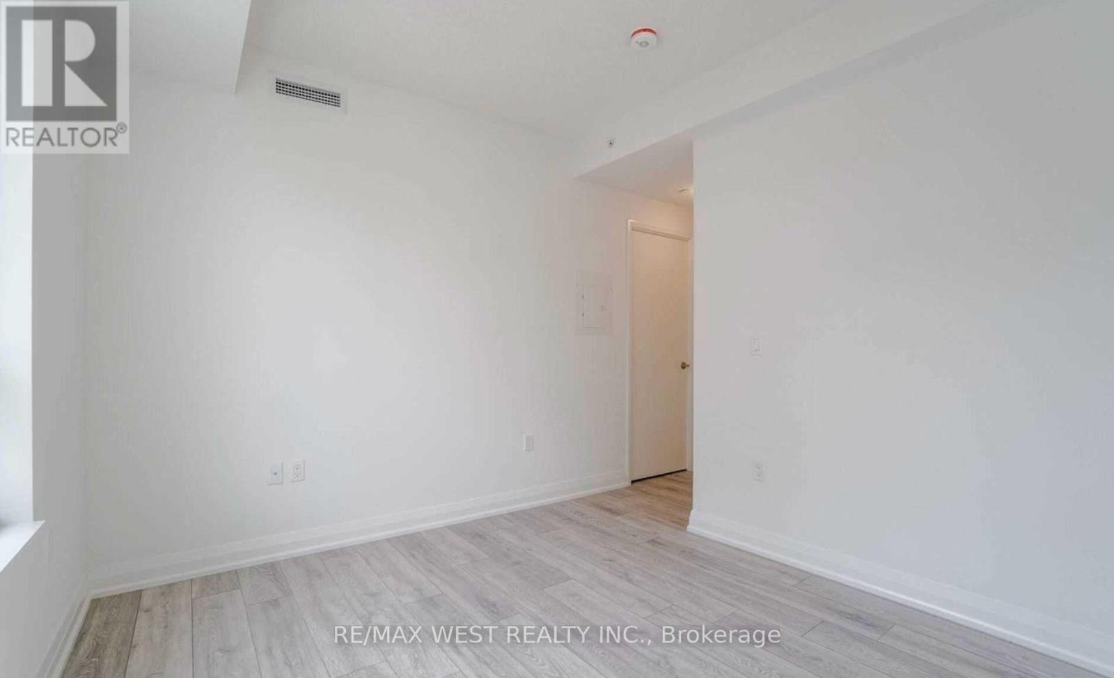 648 - 26 Gibbs Road, Toronto (Islington-City Centre West), Ontario  M9B 6L6 - Photo 18 - W12793698