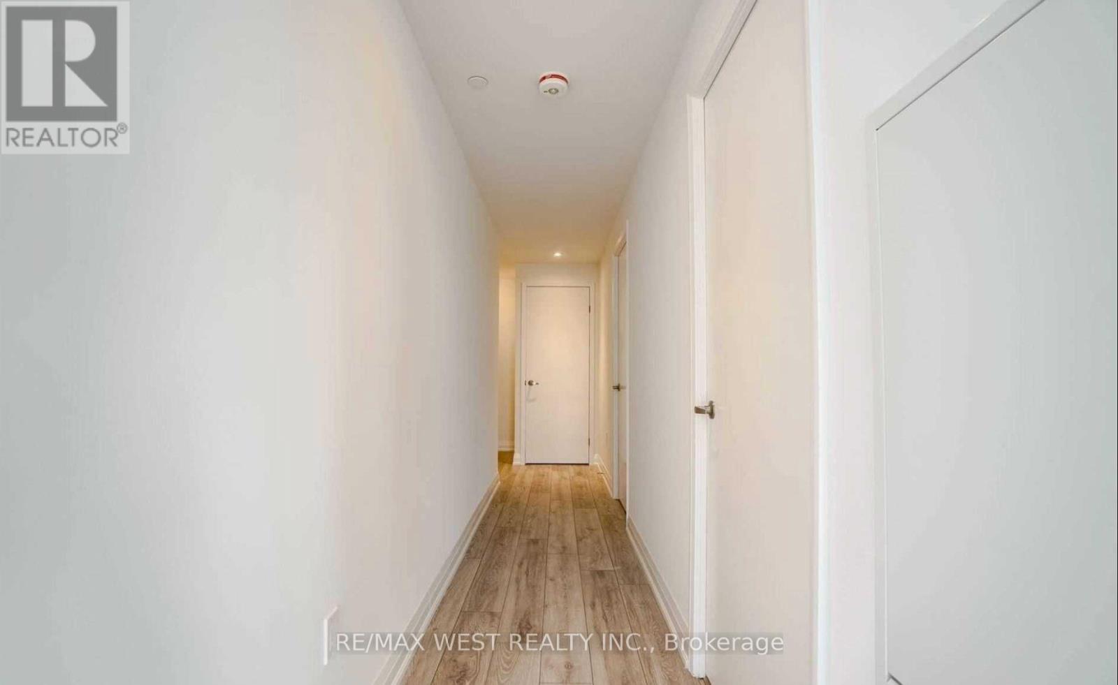 648 - 26 Gibbs Road, Toronto (Islington-City Centre West), Ontario  M9B 6L6 - Photo 3 - W12793698