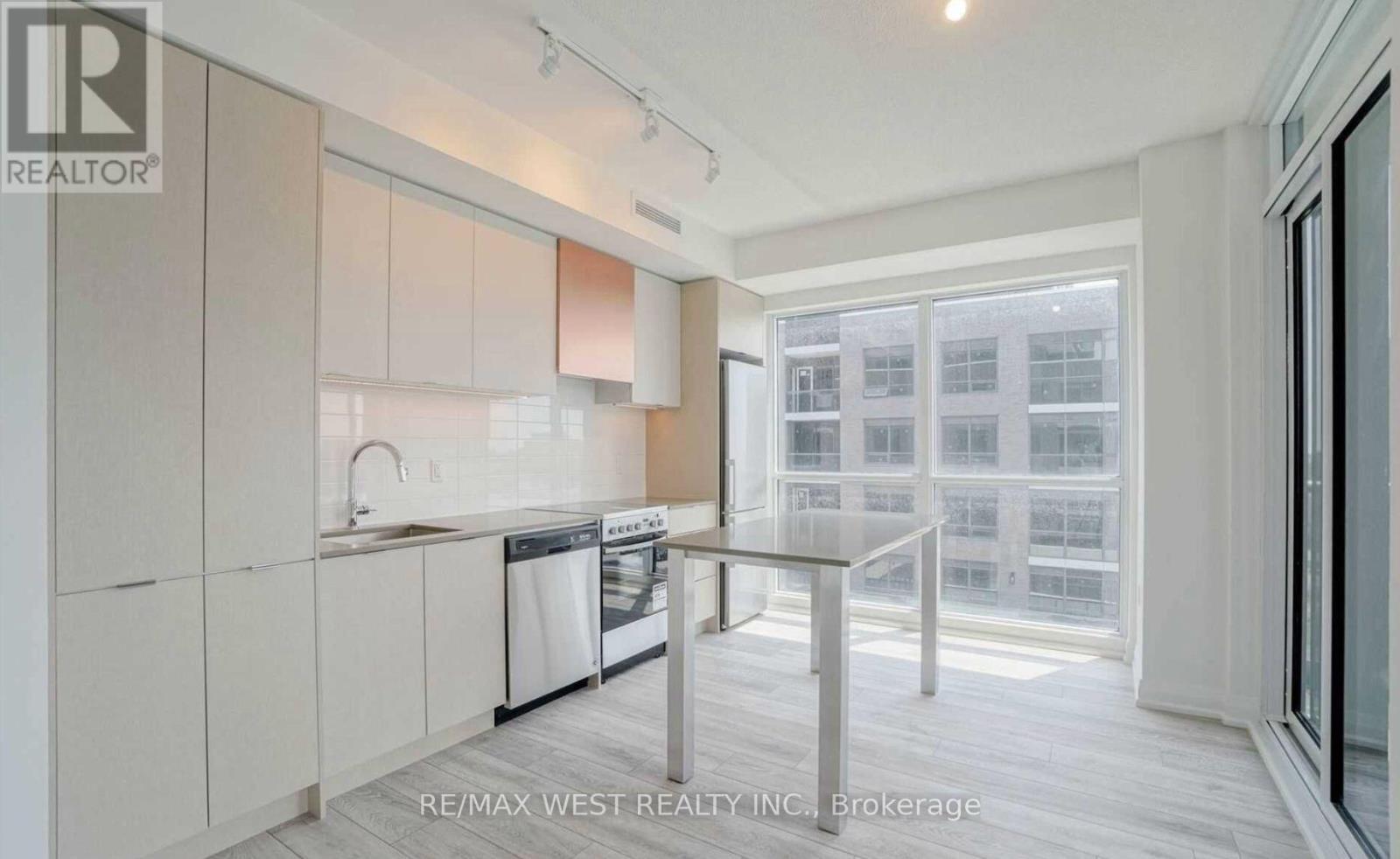 648 - 26 Gibbs Road, Toronto (Islington-City Centre West), Ontario  M9B 6L6 - Photo 6 - W12793698