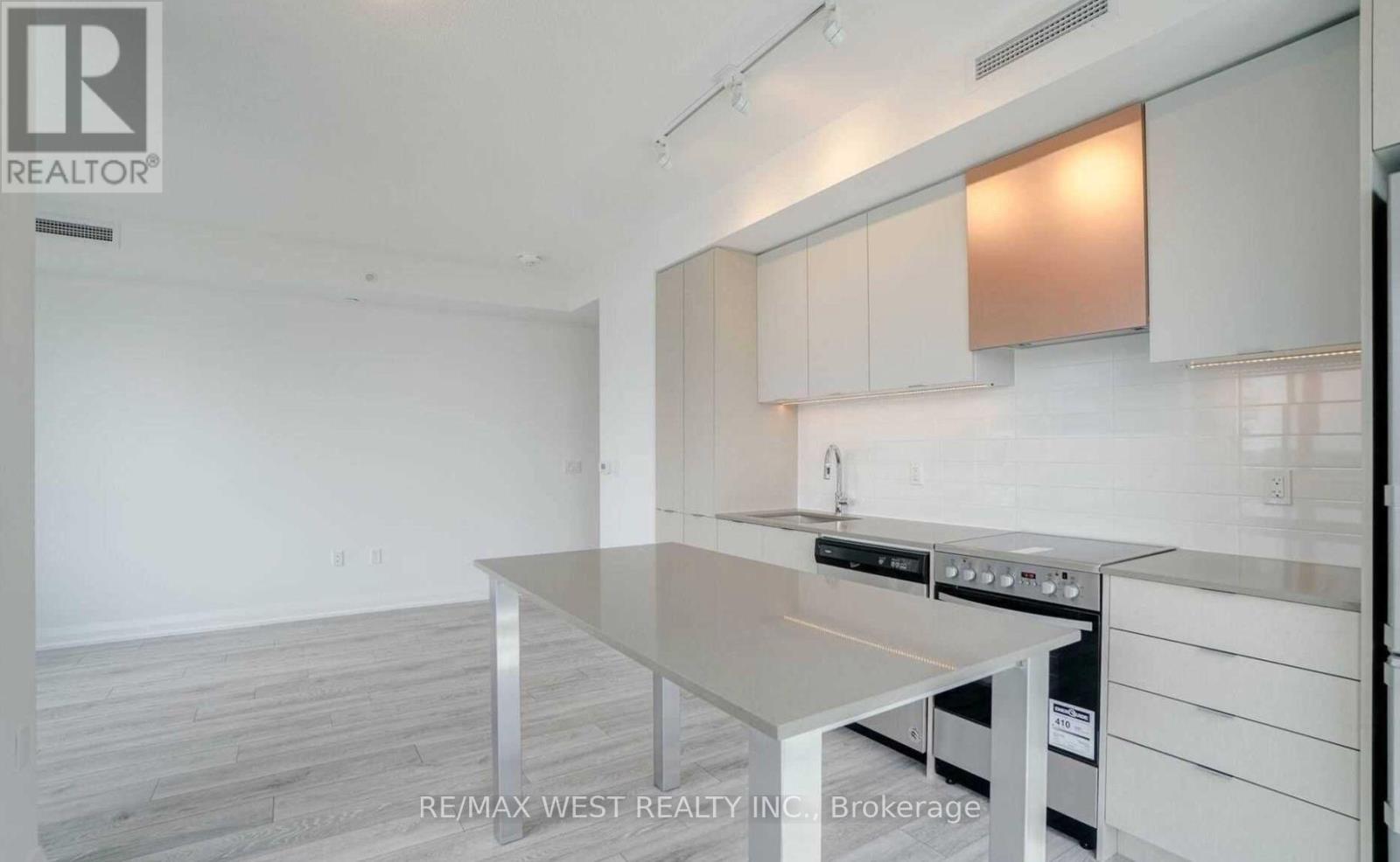 648 - 26 Gibbs Road, Toronto (Islington-City Centre West), Ontario  M9B 6L6 - Photo 8 - W12793698