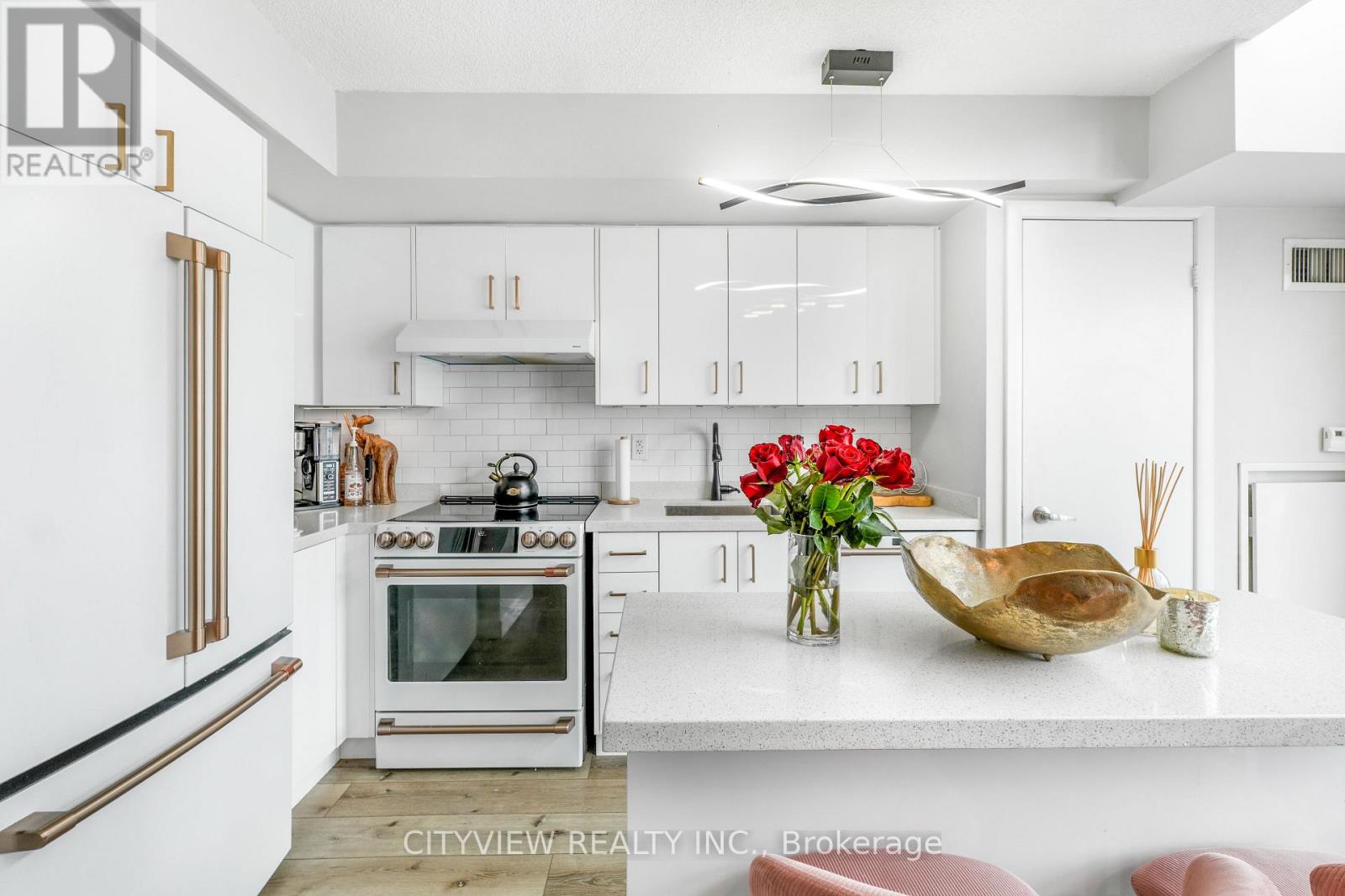 2501 - 155 Legion Road N, Toronto, Ontario  M8Y 0A7 - Photo 11 - W12793714