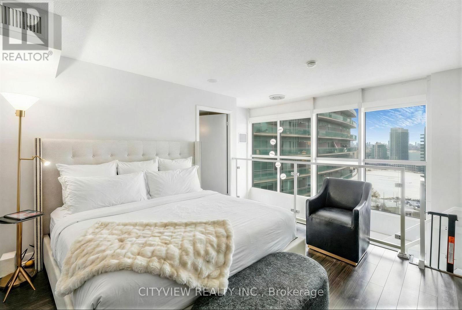 2501 - 155 Legion Road N, Toronto, Ontario  M8Y 0A7 - Photo 17 - W12793714