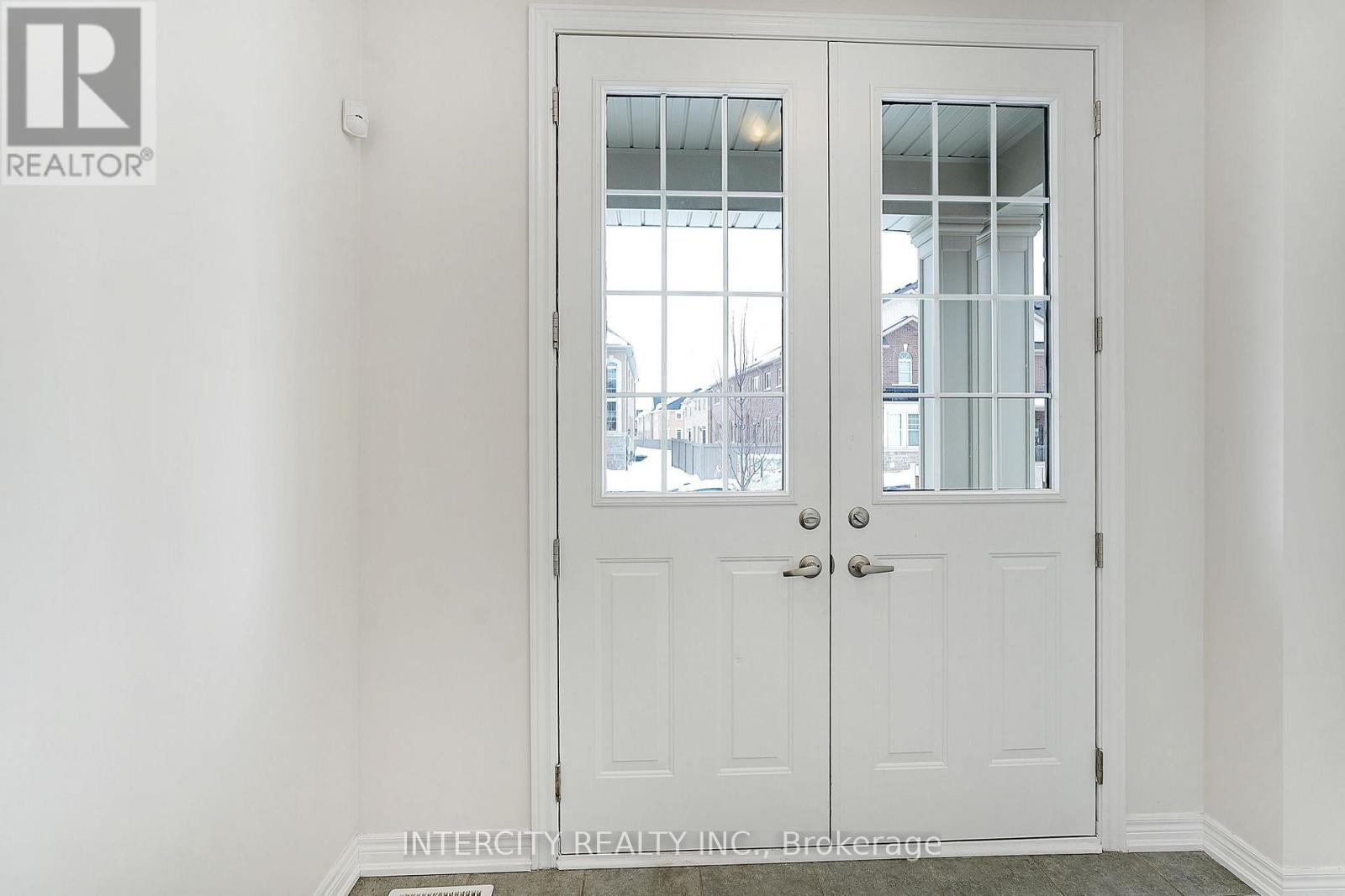 4 Gosset Road, Brampton, Ontario  L6A 5J9 - Photo 6 - W12793754