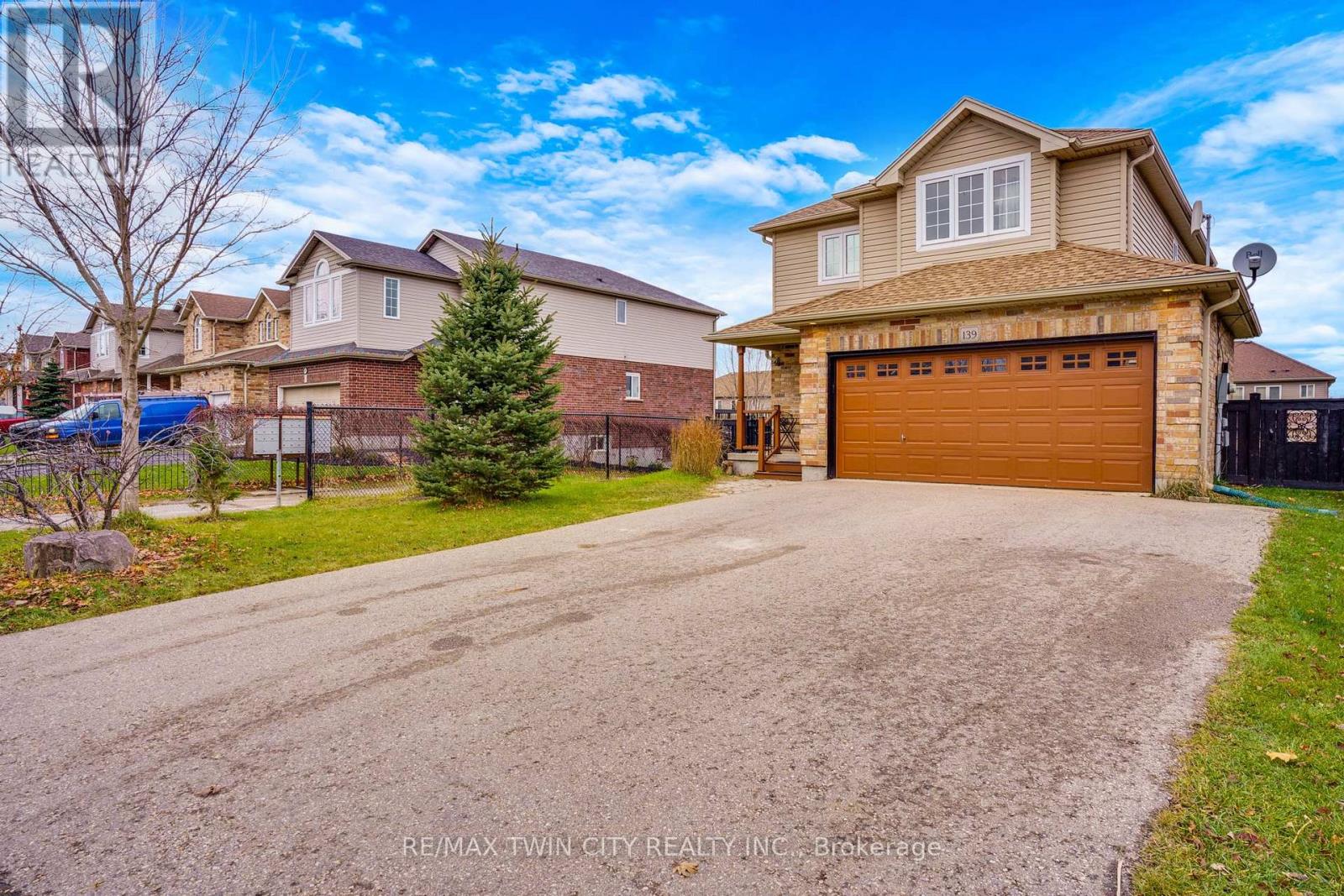 139 Ferris Drive, Wellesley, Ontario  N0B 2T0 - Photo 2 - X12793578