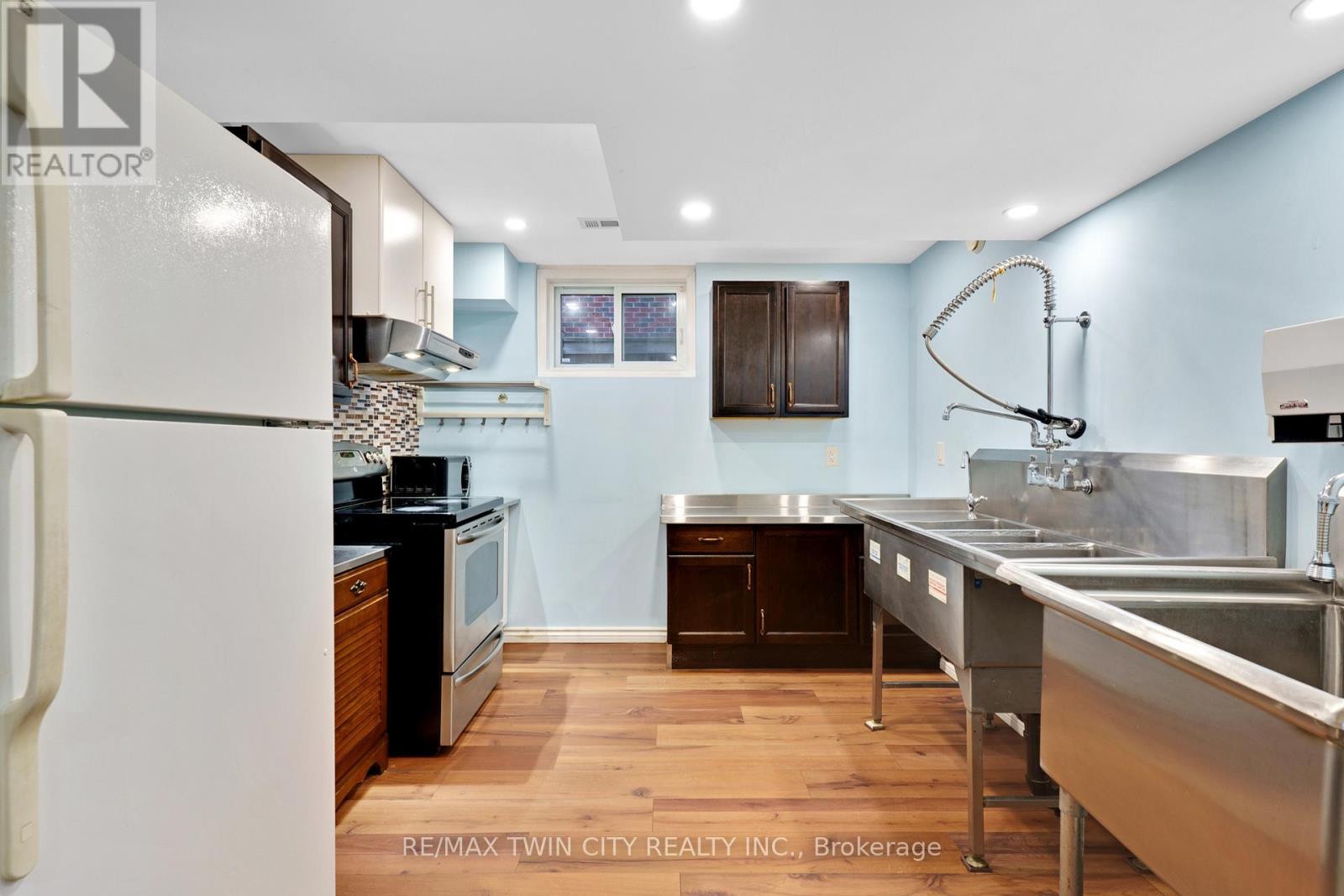 139 Ferris Drive, Wellesley, Ontario  N0B 2T0 - Photo 33 - X12793578