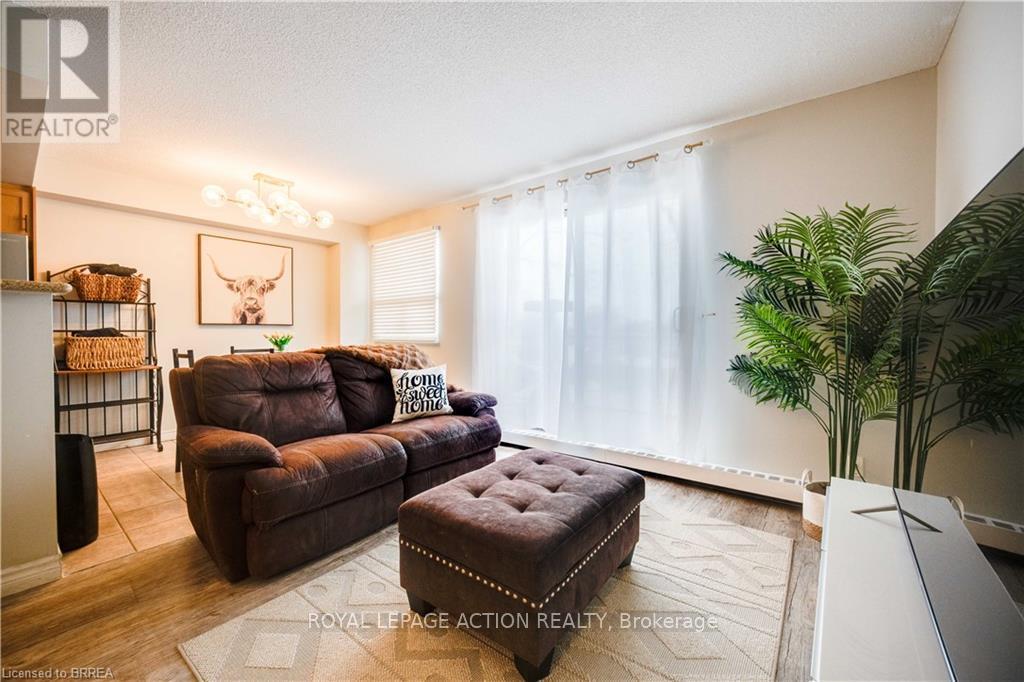 304 - 793 Colborne Street, Brantford, Ontario N3S 7J3 - Photo 5 - X12793734