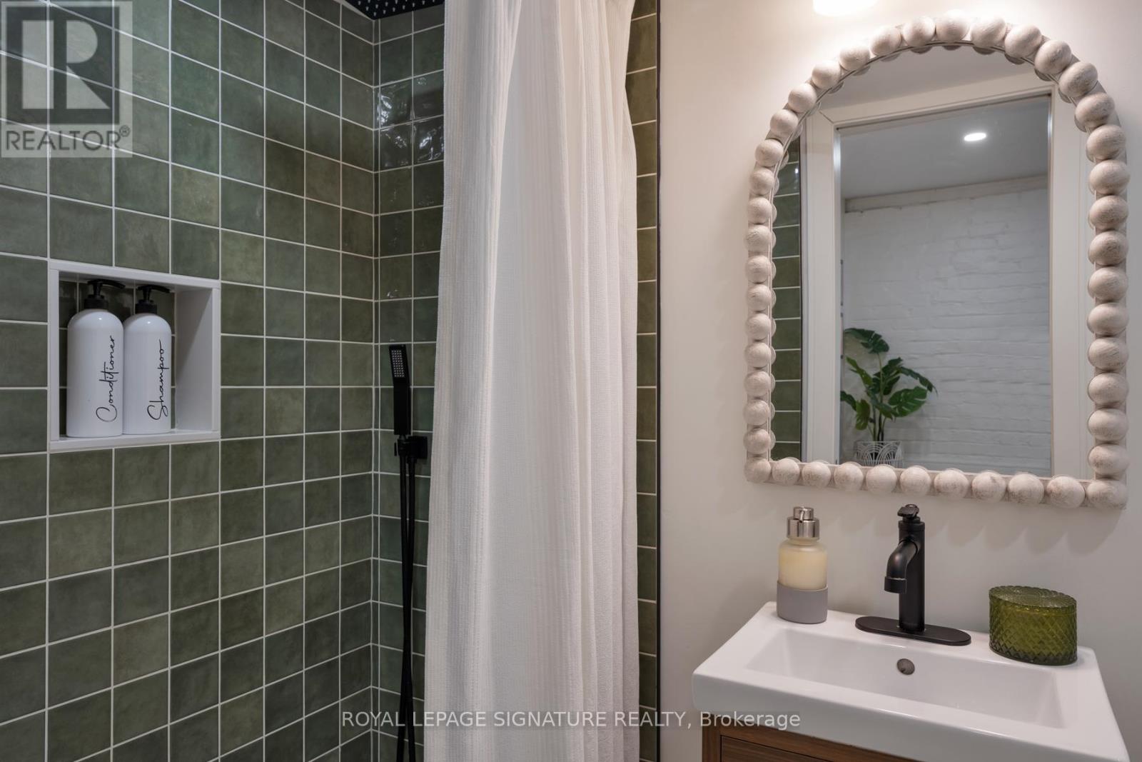 26 Pape Avenue, Toronto, Ontario  M4M 2V6 - Photo 27 - E12792702