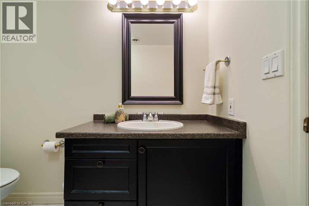 77 Governors Road Unit# 102, Dundas, Ontario  L9H 7N8 - Photo 34 - 40768551