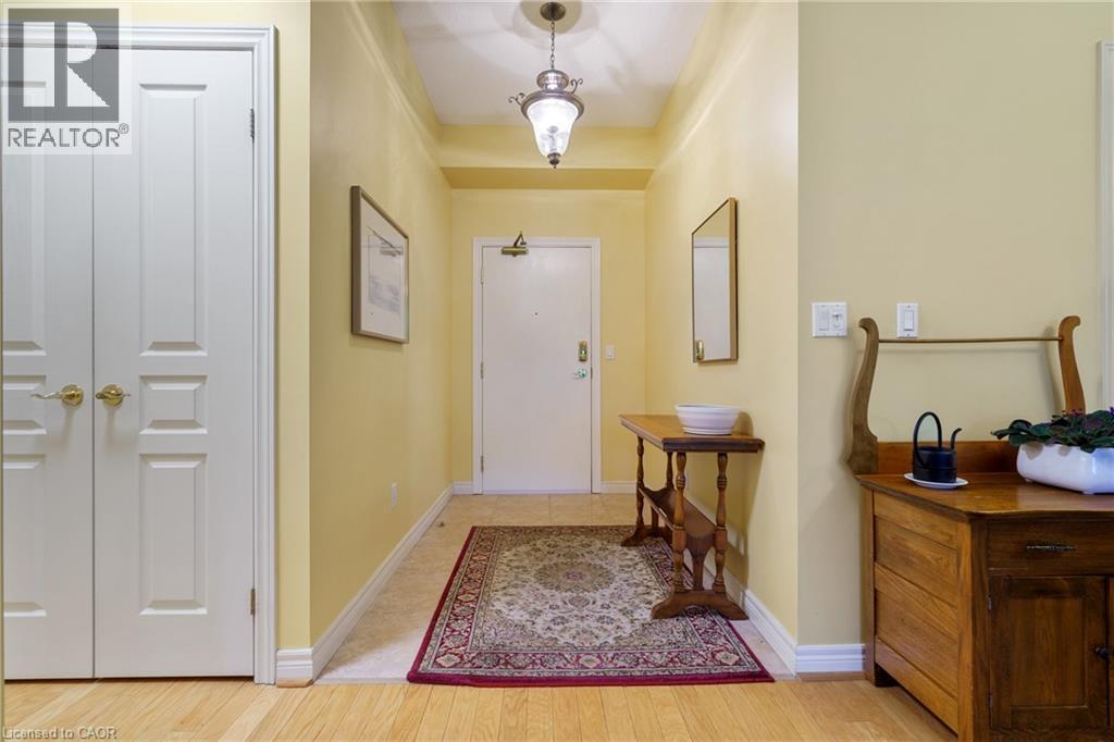 77 Governors Road Unit# 102, Dundas, Ontario  L9H 7N8 - Photo 3 - 40768551