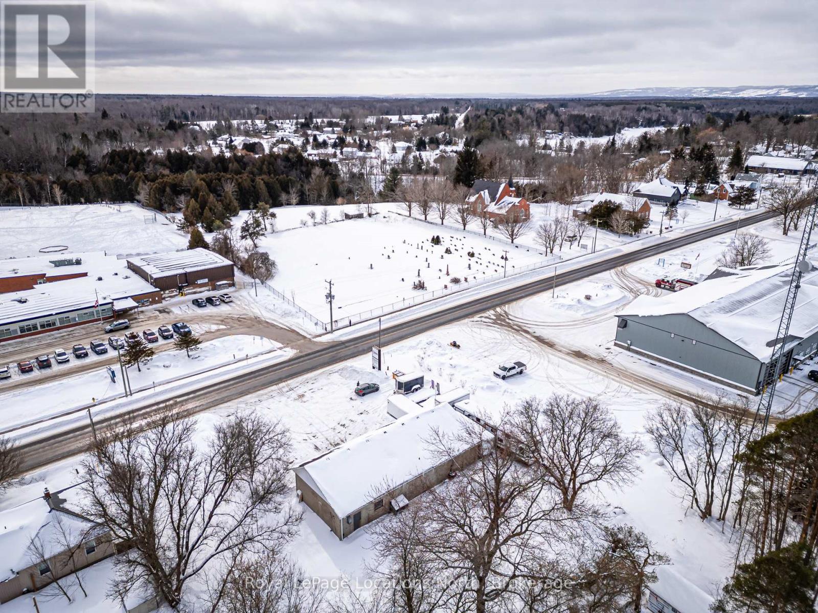 5206 9 County Road, Clearview, Ontario  L0M 1N0 - Photo 3 - S12793860