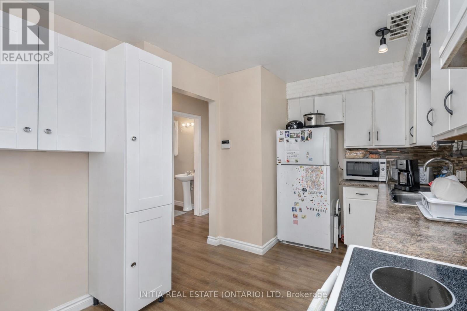 862 Assiniboine Crescent, Sarnia, Ontario  N7T 7C5 - Photo 11 - X12793838