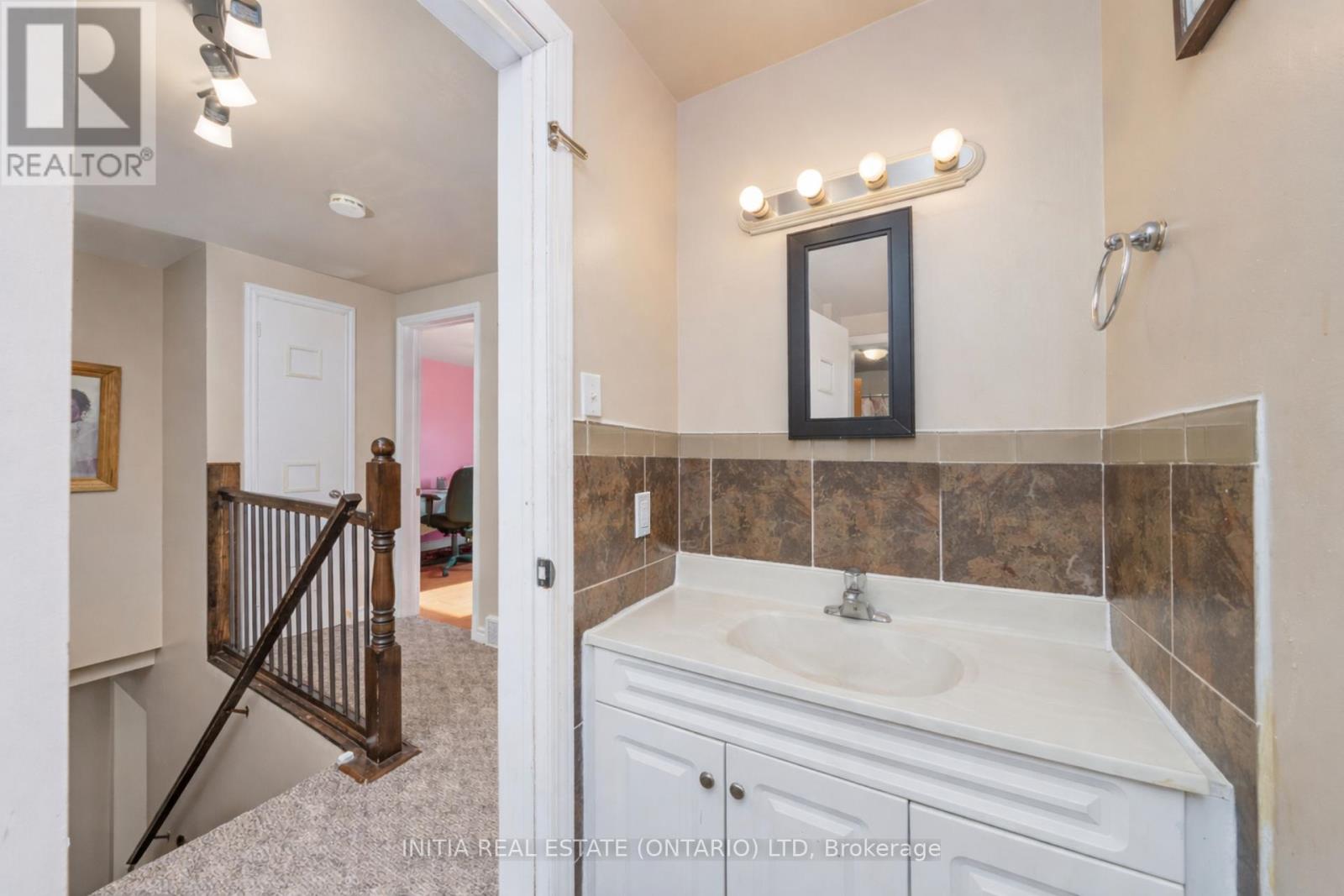 862 Assiniboine Crescent, Sarnia, Ontario  N7T 7C5 - Photo 18 - X12793838