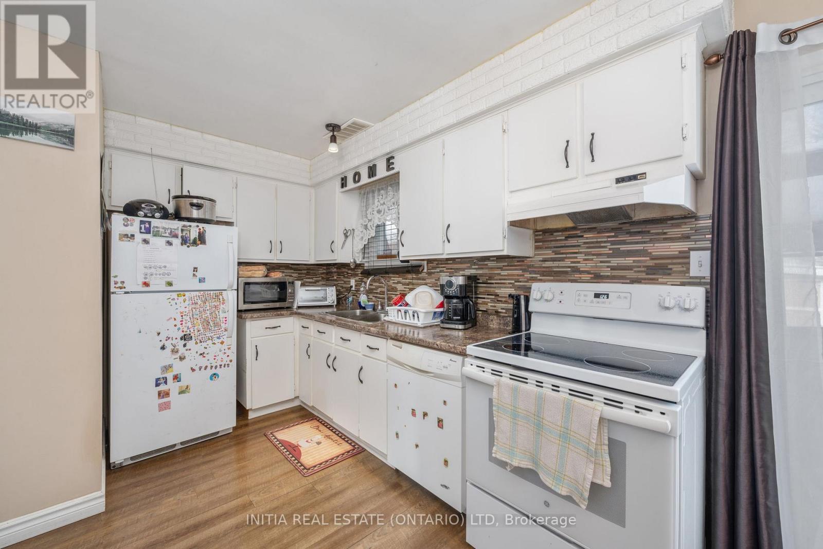 862 Assiniboine Crescent, Sarnia, Ontario  N7T 7C5 - Photo 9 - X12793838