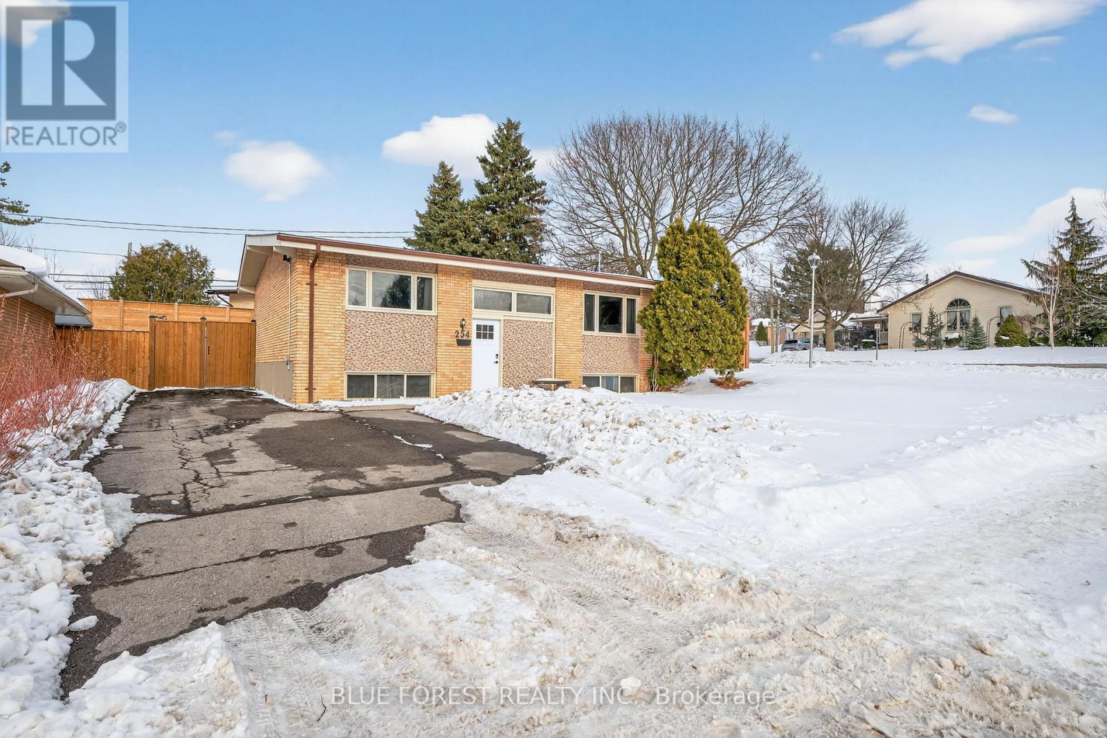 254 Burlington Street, London South, Ontario  N5Z 3W5 - Photo 1 - X12793850