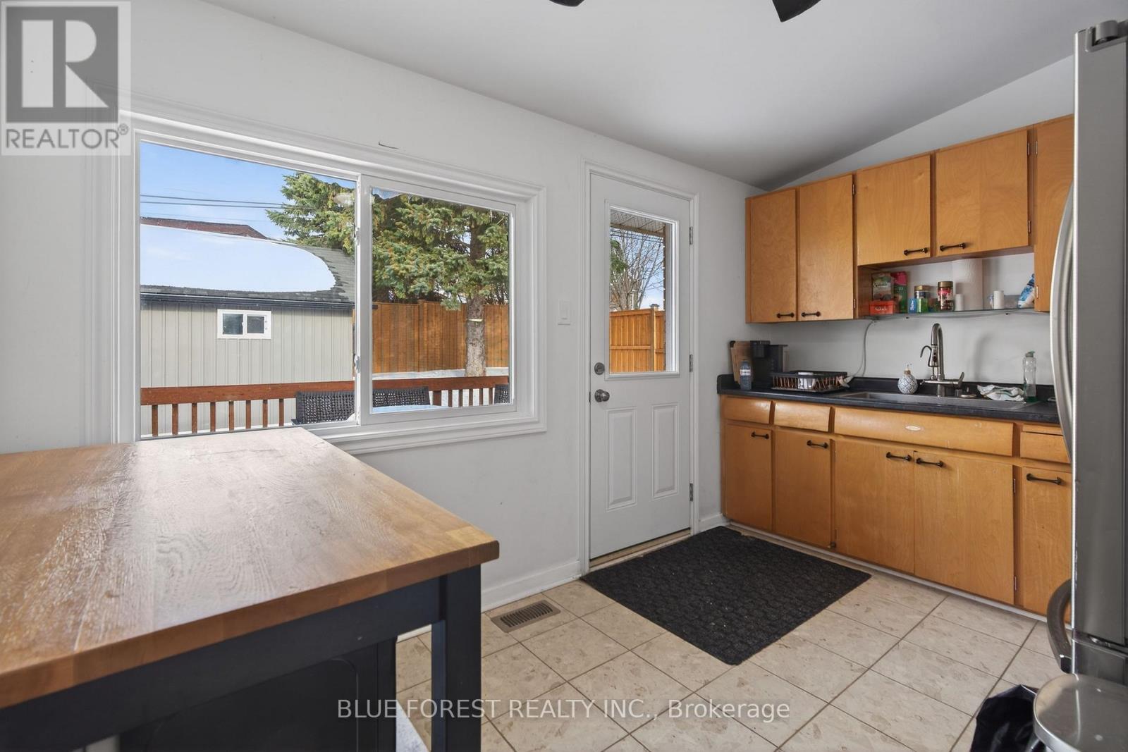 254 Burlington Street, London South, Ontario  N5Z 3W5 - Photo 5 - X12793850