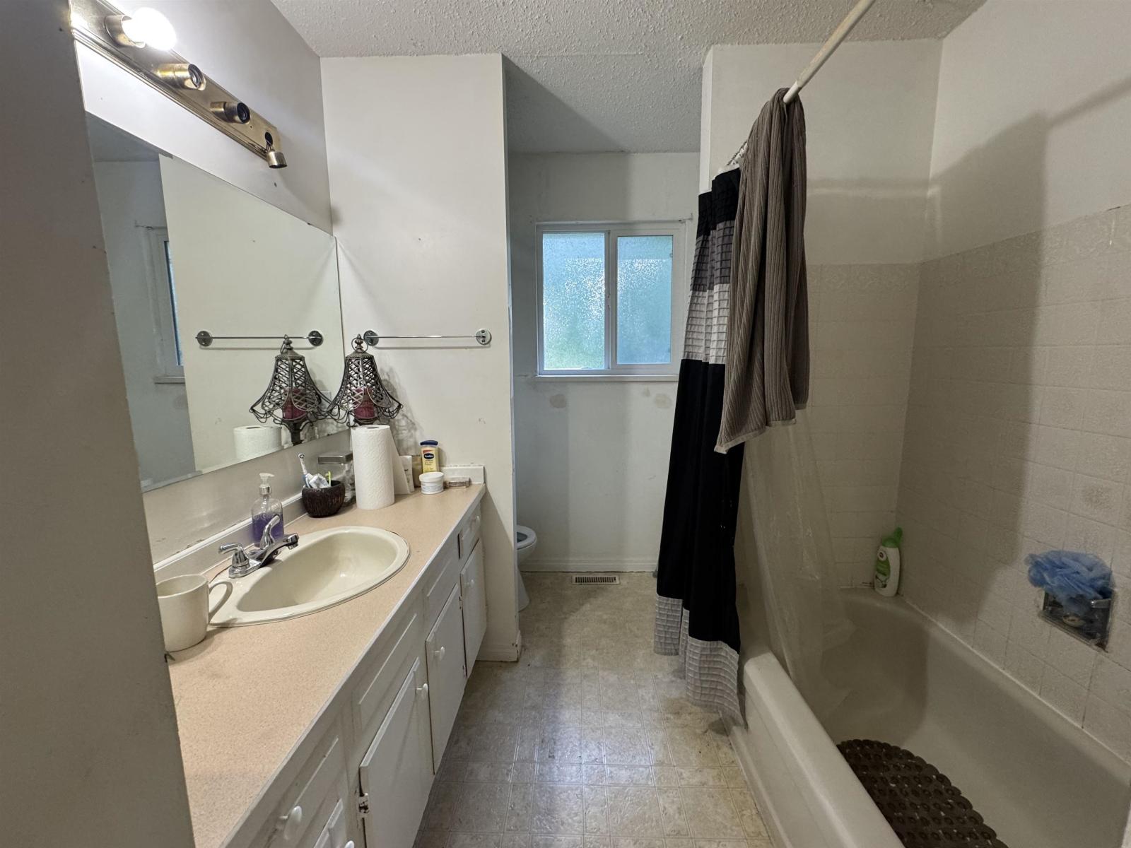 31940 Woodcock Crescent, Mission, British Columbia  V2V 4L6 - Photo 4 - R3087209