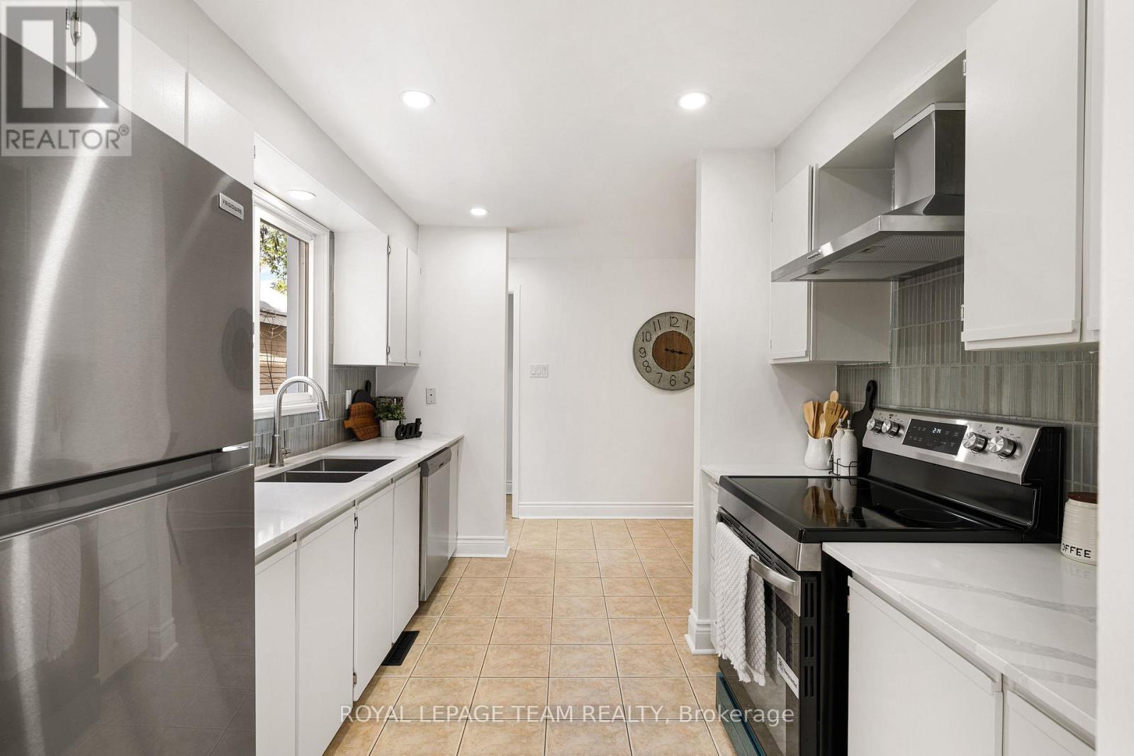 8 Homestead Street, Ottawa, Ontario  K2E 7N8 - Photo 16 - X12793870