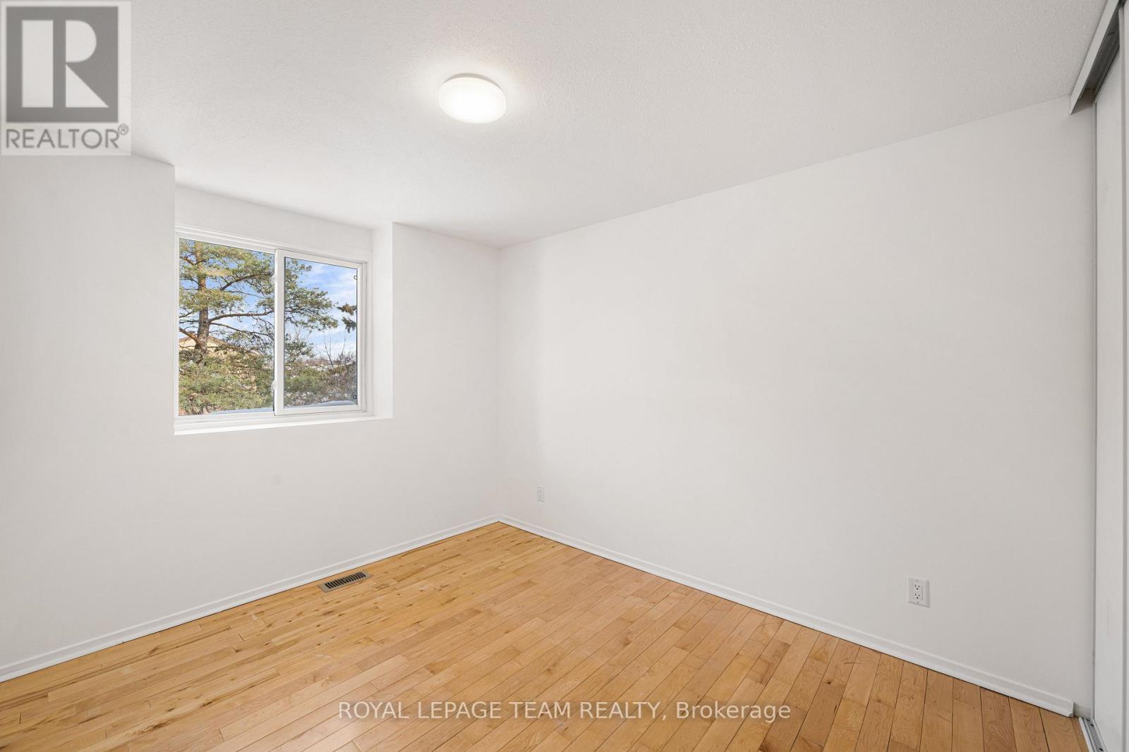 8 Homestead Street, Ottawa, Ontario  K2E 7N8 - Photo 26 - X12793870