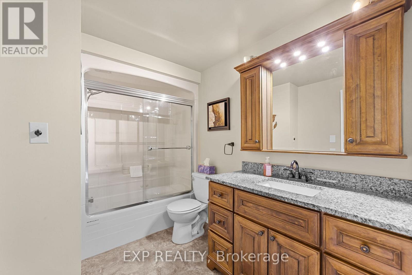 111 Roundhill Court, London South (South T), Ontario  N5Z 4N3 - Photo 25 - X12793006