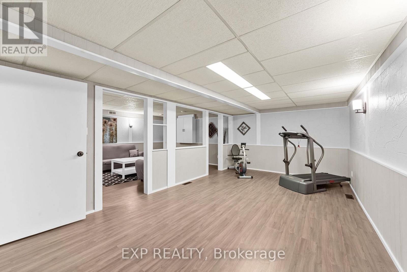 111 Roundhill Court, London South (South T), Ontario  N5Z 4N3 - Photo 29 - X12793006