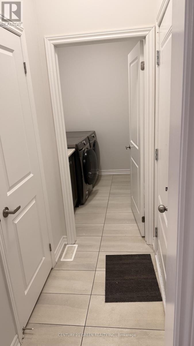 Upper Lvl - 37 Thornvalley Terrace, Caledon, Ontario  L7C 4H9 - Photo 11 - W12742738