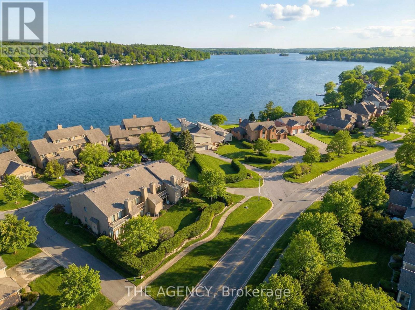 10 Beck Boulevard, Penetanguishene, Ontario  L9M 1C3 - Photo 2 - S12782394