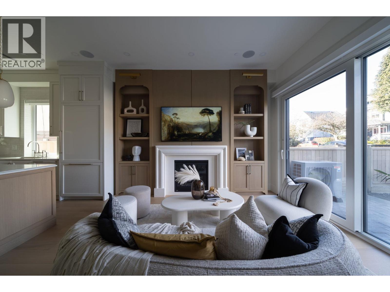 1 864 E 16th Avenue, Vancouver, British Columbia  V5T 2V6 - Photo 2 - R3090243