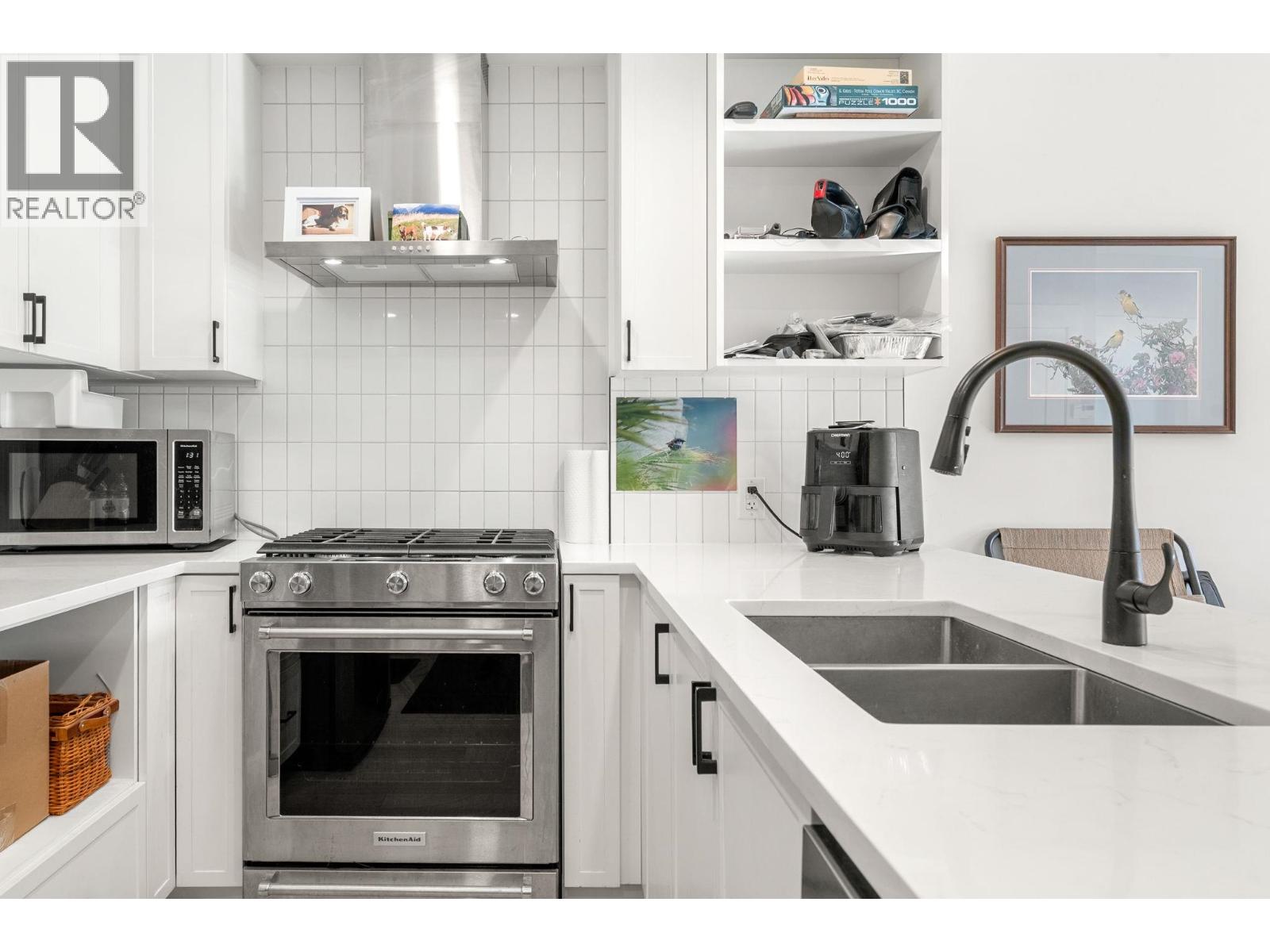 308 22226 Brown Avenue, Maple Ridge, British Columbia  V2X 4R2 - Photo 1 - R3090251