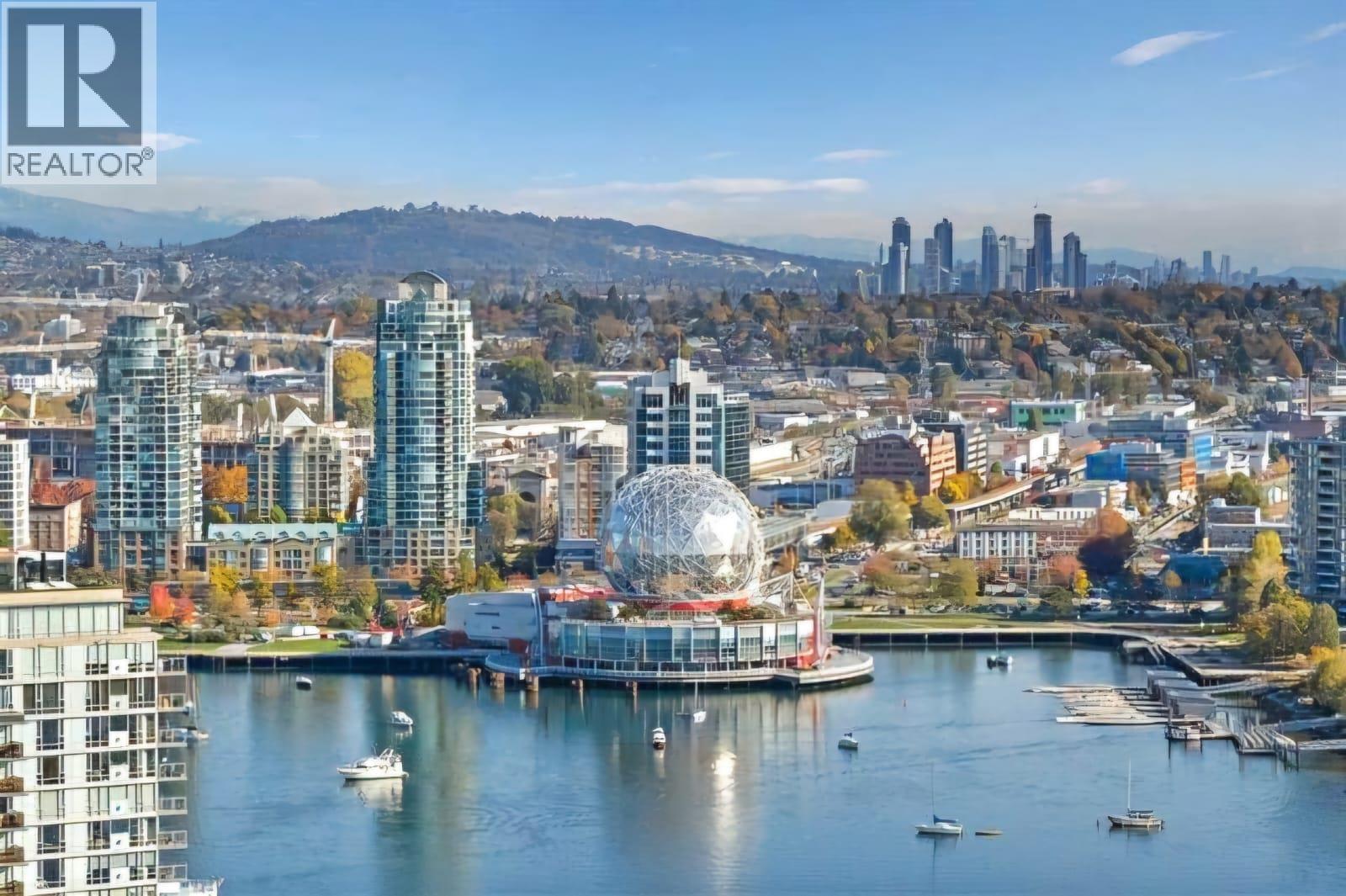 1033 MARINASIDE CRESCENT, Vancouver, British Columbia