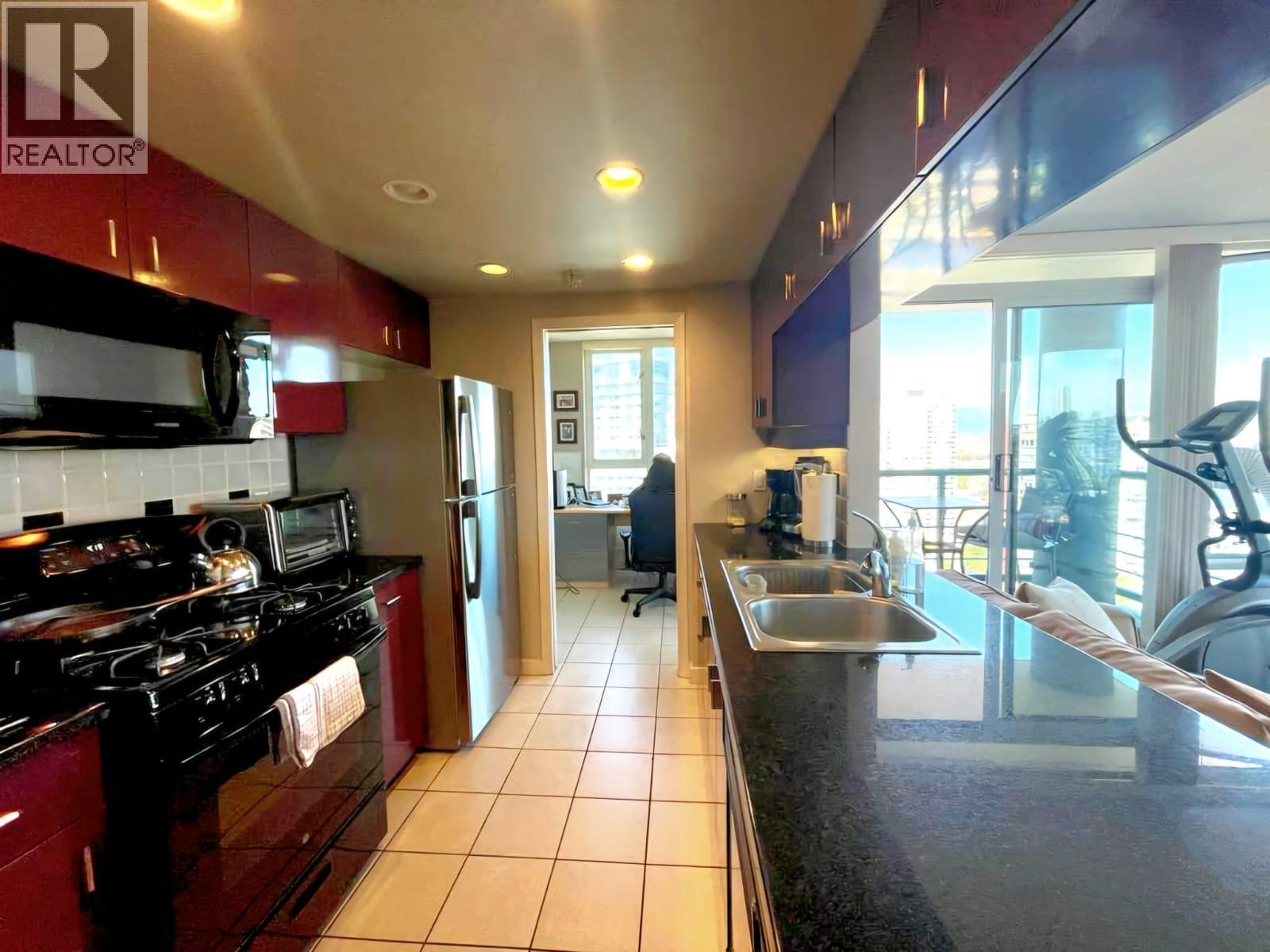 1033 Marinaside Crescent, Vancouver, British Columbia  V6Z 3A3 - Photo 6 - R3090241