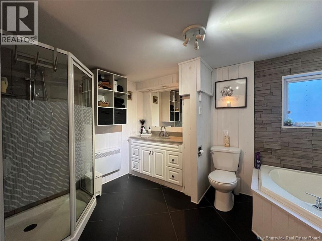 986 Du Poitou Street, Edmundston, New Brunswick  E3V 4J1 - Photo 16 - NB133668