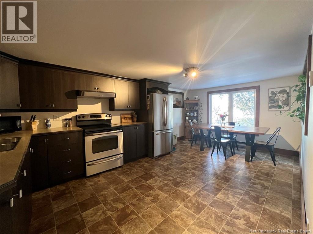 986 Du Poitou Street, Edmundston, New Brunswick  E3V 4J1 - Photo 2 - NB133668