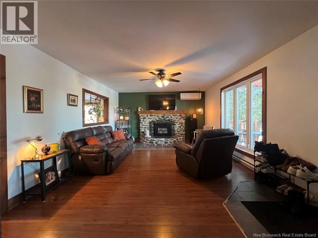 986 Du Poitou Street, Edmundston, New Brunswick  E3V 4J1 - Photo 6 - NB133668